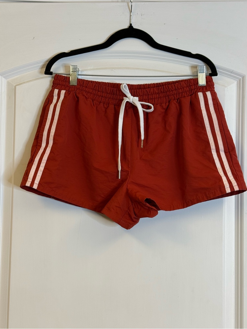 Lazy Sunday Women’s Large Rust Red Retro Stripe Athletic Shorts Drawstring